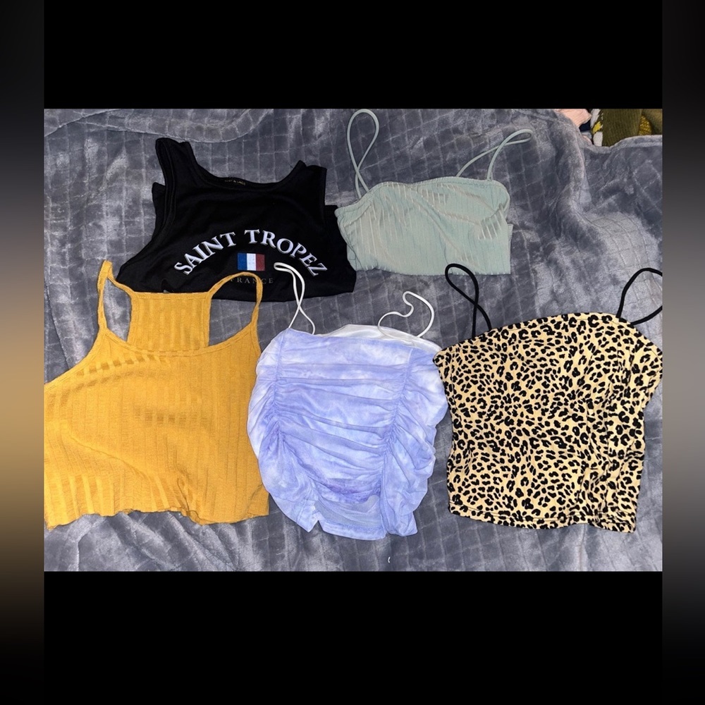 Eight Sleeveless top and tank top bundle